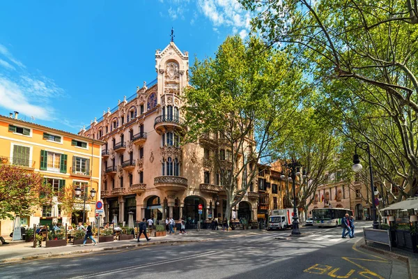 Palma Spanien April 2019 Menschen Gehen Auf Der Straße Stadtzentrum — Stockfoto