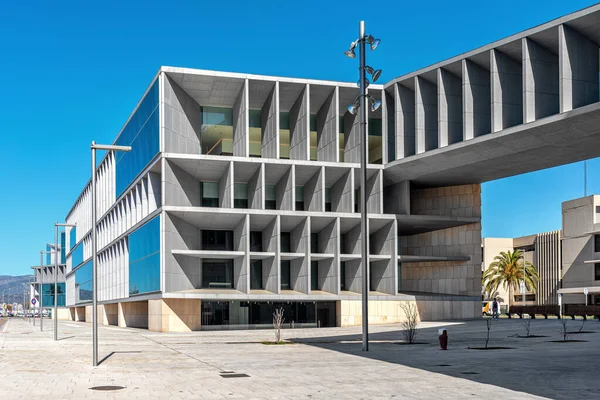 Blick Auf Modernes Gebäude Unter Blauem Himmel Und Stadtstraße Palma — Stockfoto