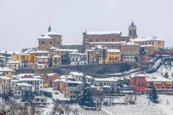 Ciudad de La Morra en invierno . — Foto de Stock