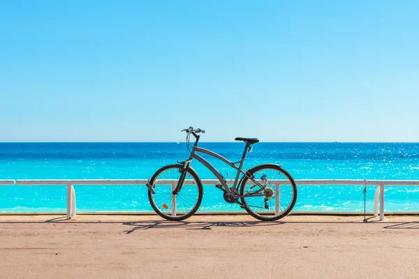 Bicicleta en Promenade des Anglais . —  Fotos de Stock