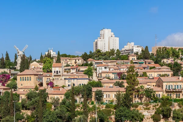 Yemin Moshe bairro em Jerusalém . — Fotografia de Stock