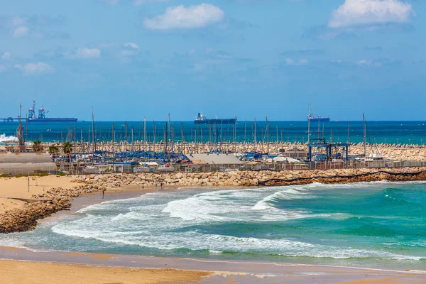 Vista na costa e marina em Israel . — Fotografia de Stock