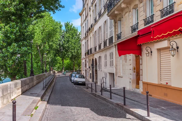 Sakin sokakta tipik paris, Fransa. — Stok fotoğraf