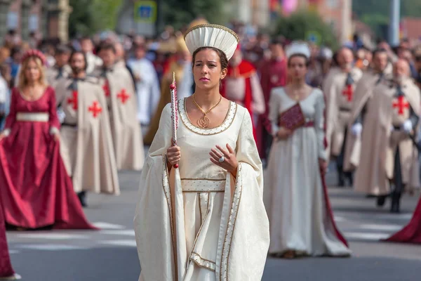 Medieval parade in Alba, Italy. — Stock Photo, Image