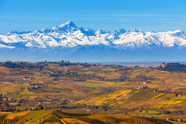 Jesienny wzgórza i góry w Włochy. — Zdjęcie stockowe