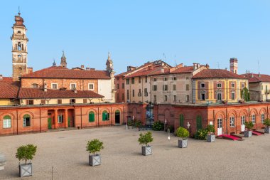 Racconigi, İtalya eski evleri.