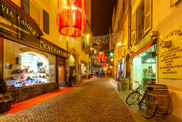 Altstadt von Alba bei Nacht. — Stockfoto