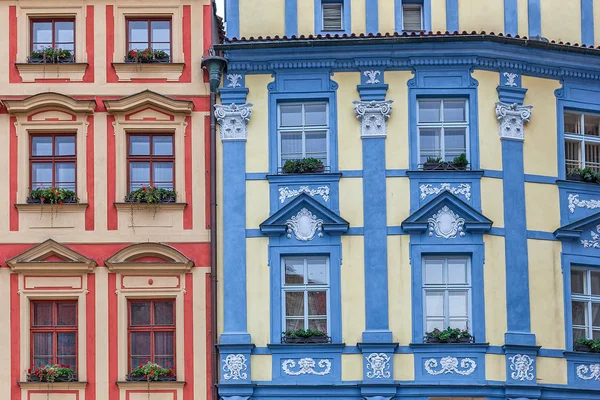 Arquitetura colorida de Praga . — Fotografia de Stock