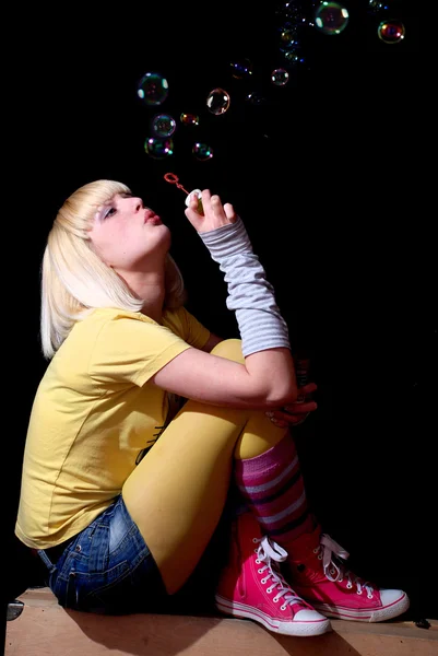 Bir kız ve kabarcıklar