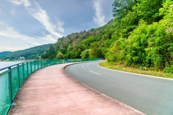 Kuzey Hesse Almanya Yaz Mevsiminde Edersee Nin Etrafını Saran Sokak — Stok fotoğraf