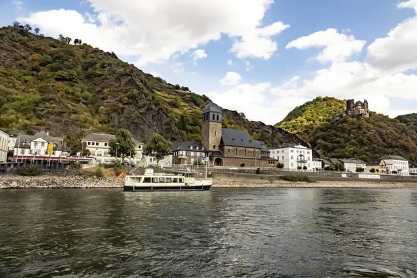 Vista Largo Del Hermoso Rin Alemania Con Pueblo Sankt Goar —  Fotos de Stock