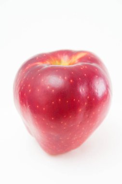 Beyaz arkaplana karşı Red Richard Apple 'ın üst görünümü