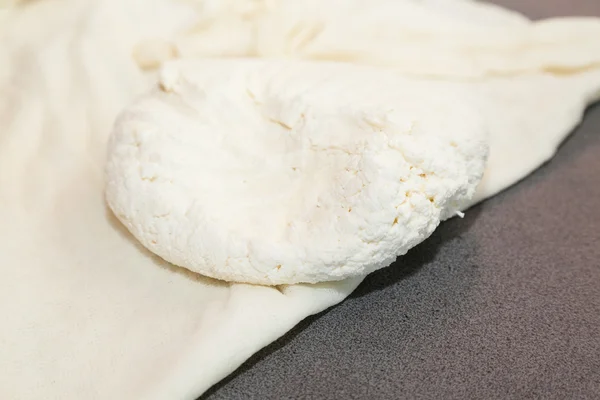 Hele paneer op buttercloth — Stockfoto