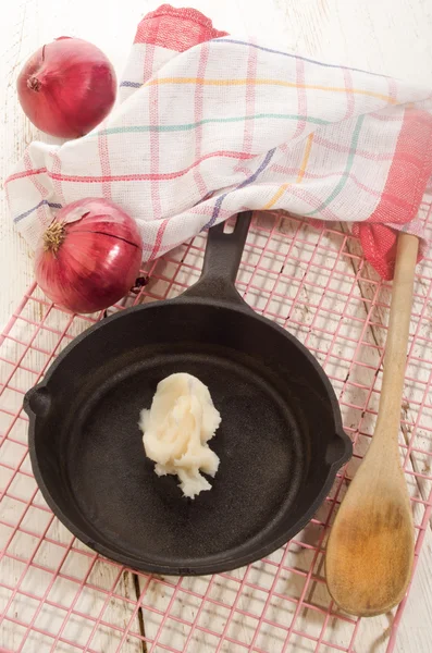 Saindoux dans une casserole en fonte — Photo