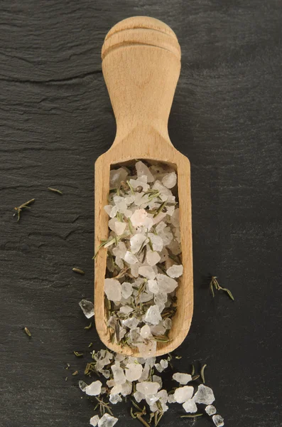 Herbal salt with dried thyme — Stock Photo, Image