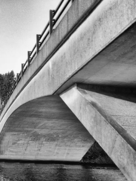 Große Betonbrücke Über Einen Fluss Dieses Foto Wurde Mit Einer — Stockfoto