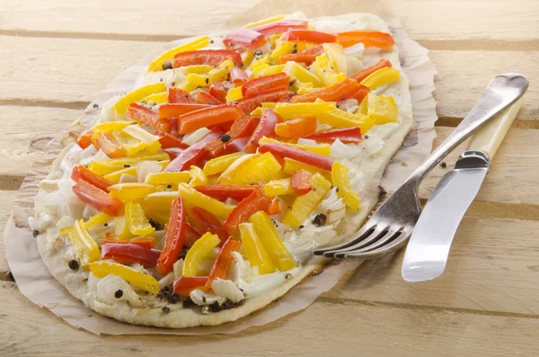 Tarte flambee with bell pepper — Stock Photo, Image