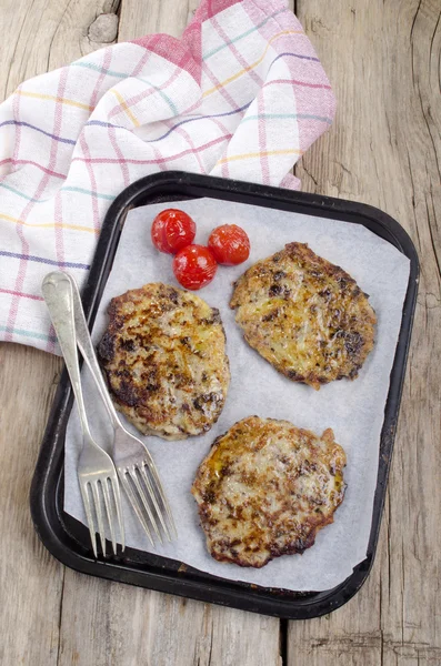 Warme black pudding boxty op een dienblad — Stockfoto