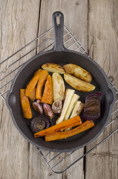 Roasted vegetable in cast iron pan — Stock Photo, Image