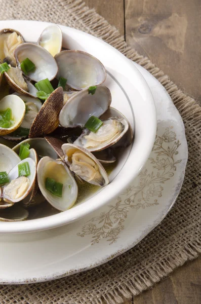 Steamed clams in a bowl — Stock Photo, Image