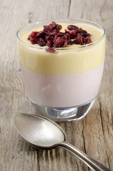 Mousse de morango e pudim de baunilha — Fotografia de Stock