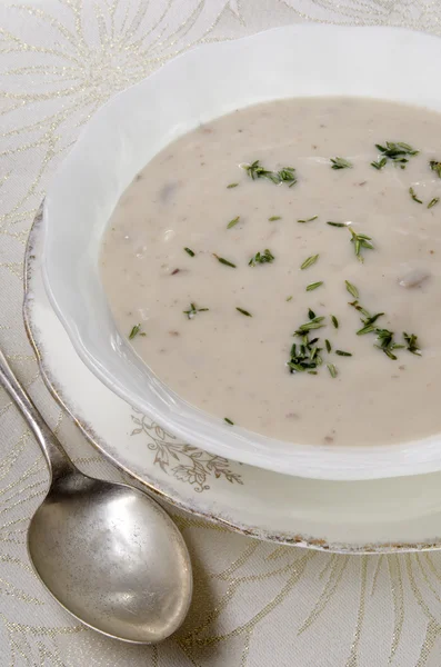 Nata de sopa de cogumelos com tomilho — Fotografia de Stock