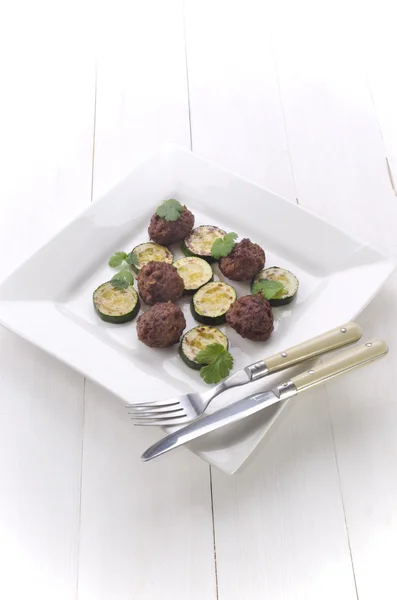 Grilled courgette and meat balls — Stock Photo, Image