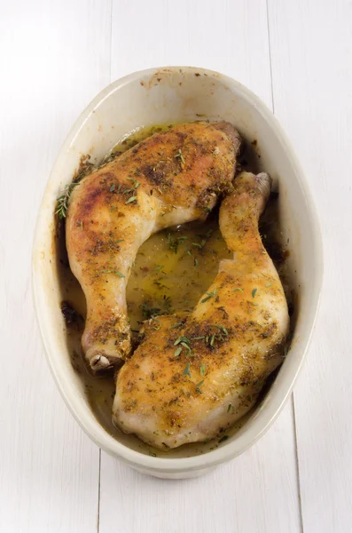 Marinated and baked chicken drumsticks — Stock Photo, Image