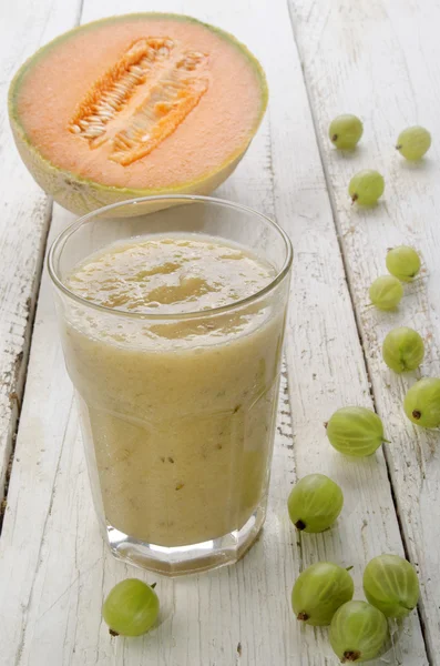 Smoothie made from gooseberries and honeydew melon — Stockfoto