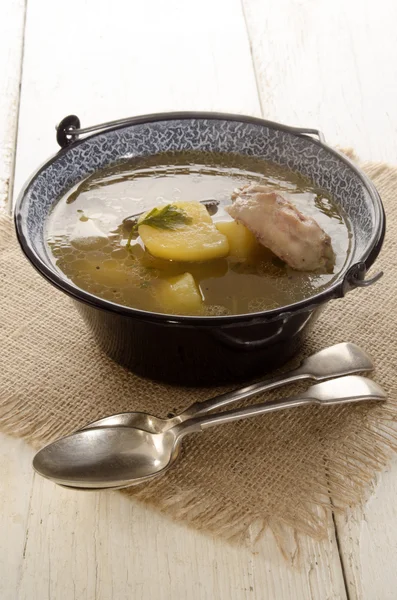 Bramborová polévka s kuřecím masem — Stock fotografie