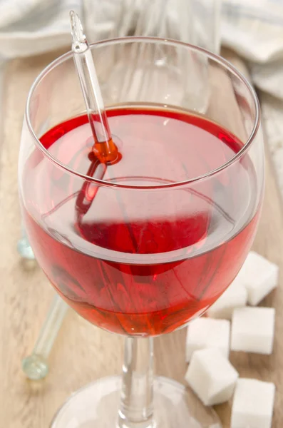 Red wine toddy in a glass — Stock Photo, Image