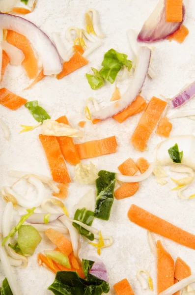 Groenten op een aanrecht keuken schoongemaakt — Stockfoto