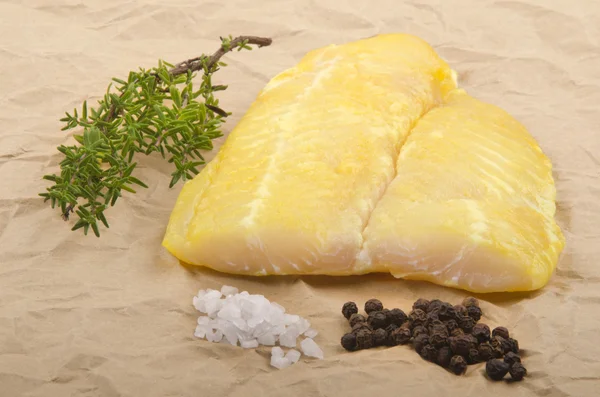 Smoked river cobbler with thyme, pepper and salt — Stock Photo, Image