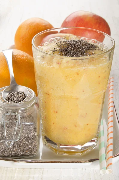 Jabłko i pomarańcza smoothie z nasion chia — Zdjęcie stockowe