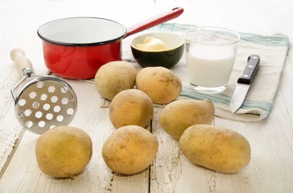 Ingredients to make mashed potatoes — Stock Photo, Image