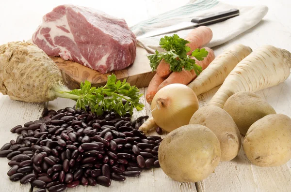 Ingredientes saludables para hacer sopa de frijol rojo — Foto de Stock