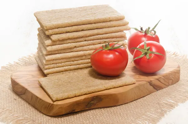 Pão fresco com tomate fresco — Fotografia de Stock