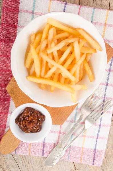 Pommes frites i en skål — Stockfoto