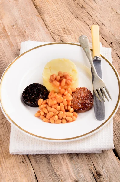 British meal with mashed potato and beans — Stock Photo, Image