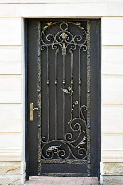 Porte décorative forgée . — Photo