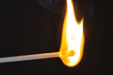 Kibrit siyaha sıcak