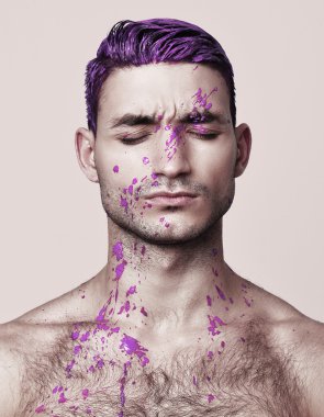 Soyut bodyart adamla