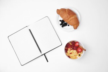 Kahve ve pul sabah ya da iş başında