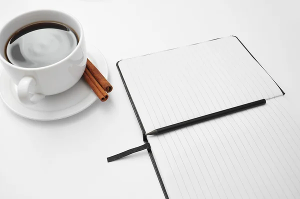 Café y copos por la mañana o en el trabajo — Foto de Stock