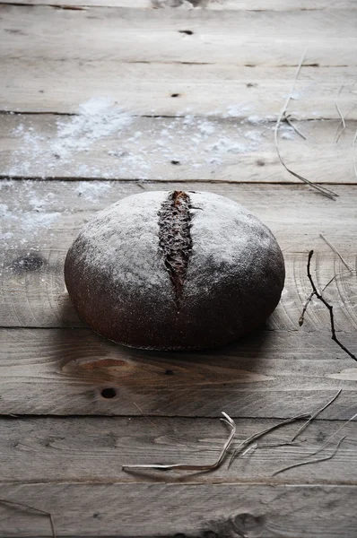 Pão vintage retro fresco na madeira — Fotografia de Stock