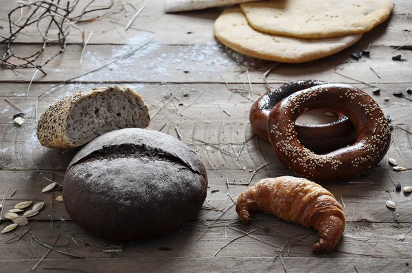 Pan vintage retro fresco en la madera — Foto de Stock