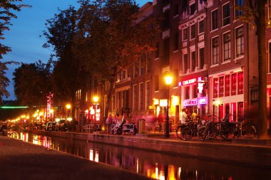 Geceleri Amsterdam 'da Kanal
