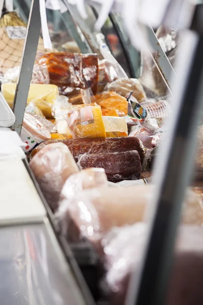 Closeup de carne exibida no Counter — Fotografia de Stock