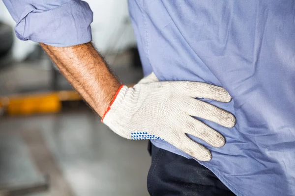Mechanic Standing With Hand On Hip — Stock Photo, Image