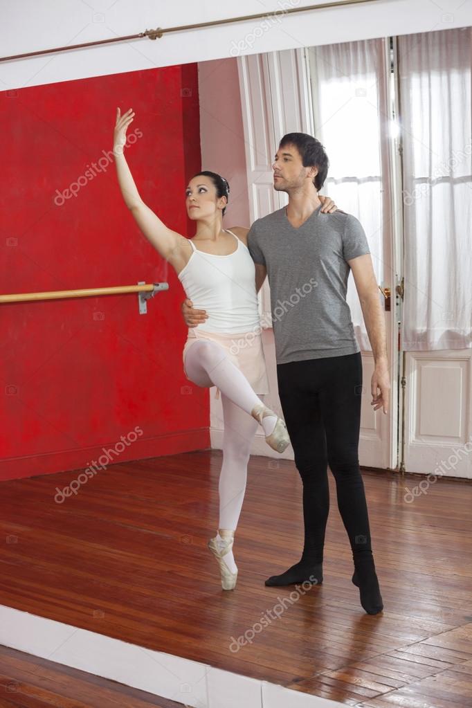 Reflection Of Trainer Performing With Ballet Dancer — Stock Photo